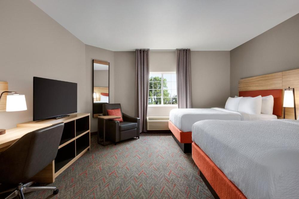Studio Suite with Two Double Beds interior
